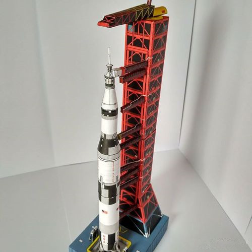 1:300スケールスサターンテレビロケットと起動パッドDIY - Model Kit Uss Iowa のレビューと価格