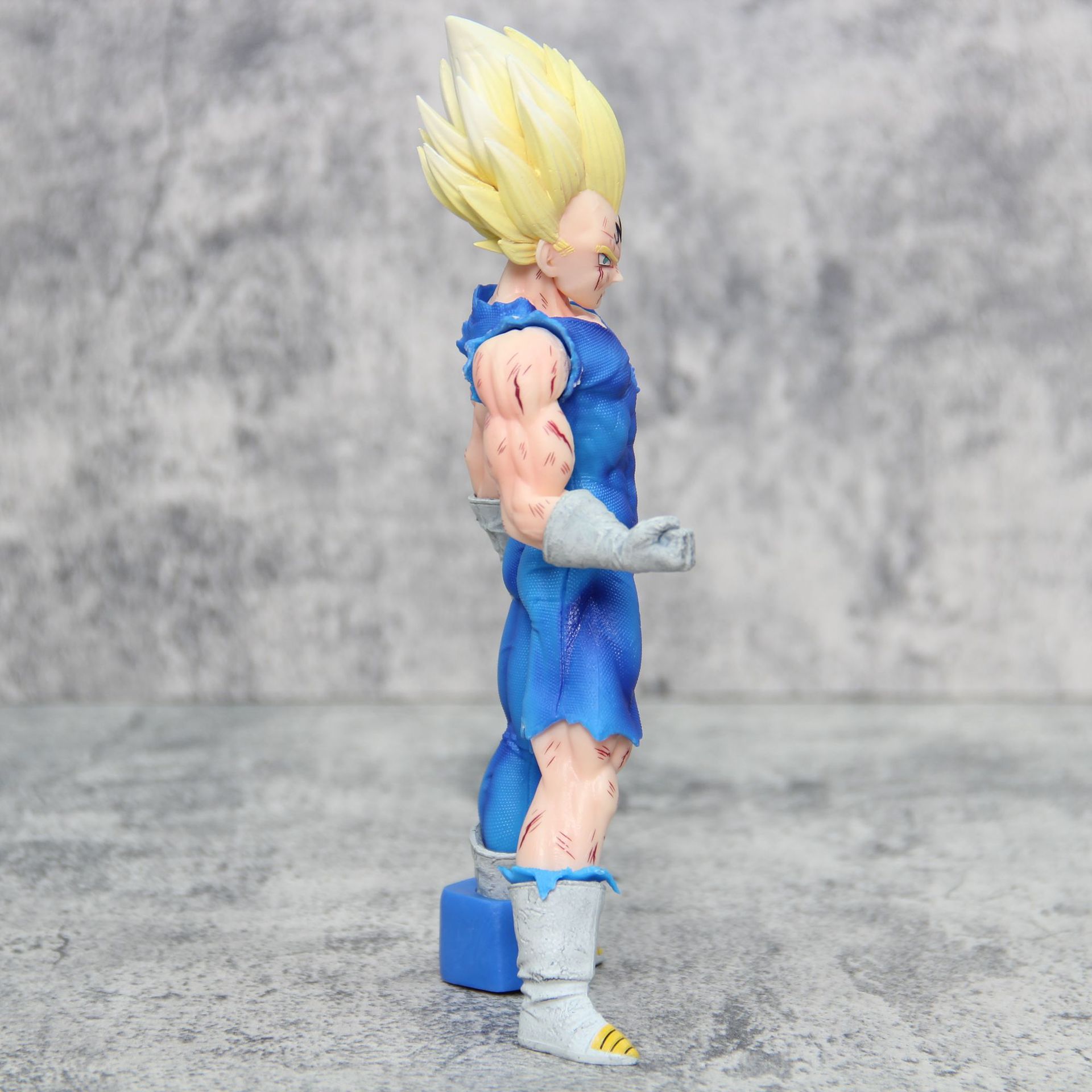 ドラゴンボール Z 超サイヤ人王子ベジータフィギュアハンドピ - Model Kit Vegito のレビューと価格