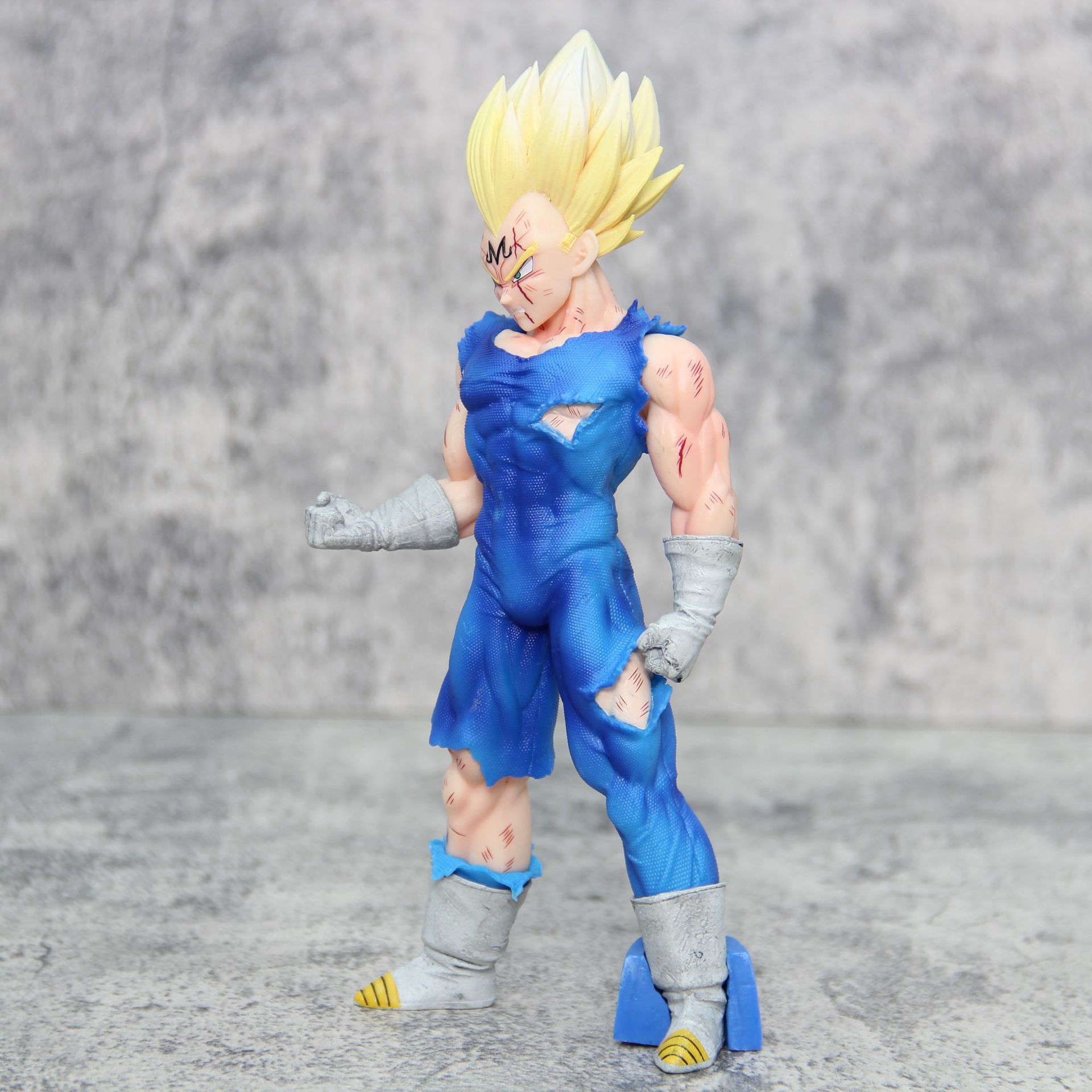 ドラゴンボール Z 超サイヤ人王子ベジータフィギュアハンドピ - Model Kit Vegito のレビューと価格